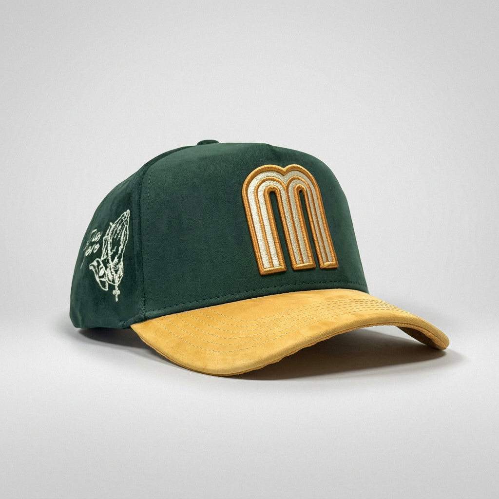 SI DIOS QUIERE HAT GREEN/CAMEL LOGO
