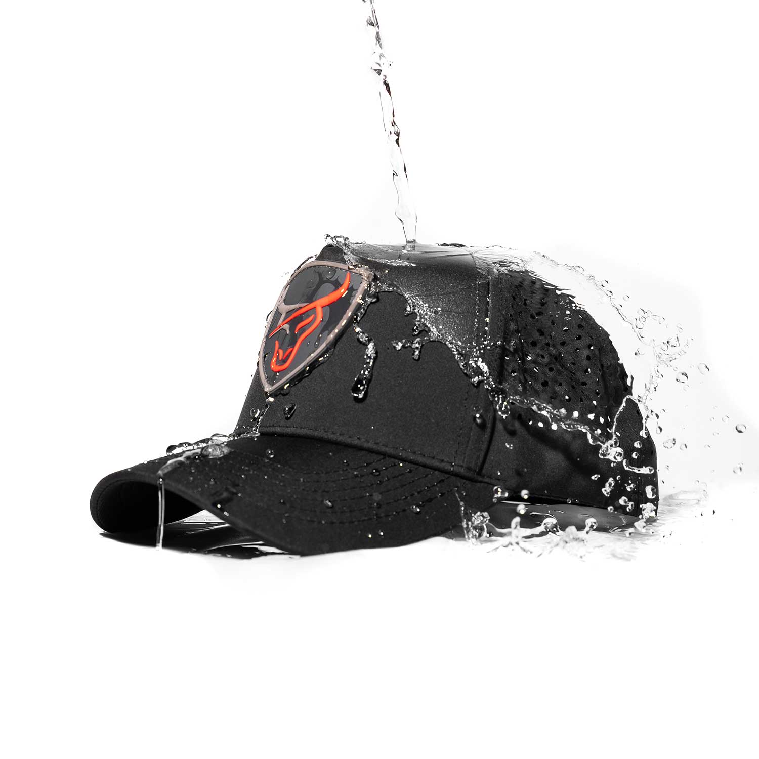 GORRA CON ESCUDO HONKER - NEGRO/LOGOTIPO 3D 